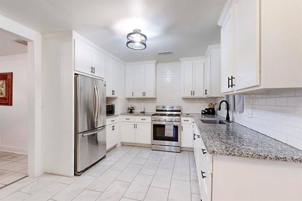3101 Ouida Avenue, Dallas, TX 75211