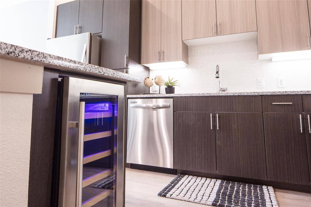 901 N Zang Boulevard #211, Dallas, TX 75208
