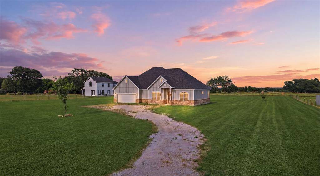 987 County Road 4125, Campbell, TX 75422