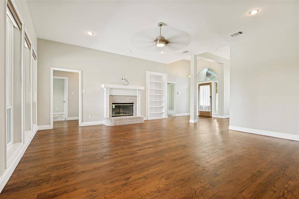 1320 E Highland Road, Waxahachie, TX 75167