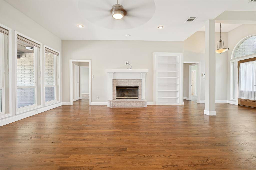 1320 E Highland Road, Waxahachie, TX 75167