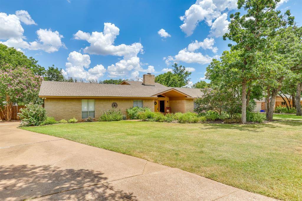 109 Timber Ridge Circle, Burleson, TX 76028
