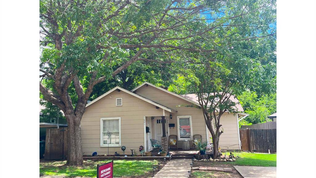 1801 Belle Place, Fort Worth, TX 76107