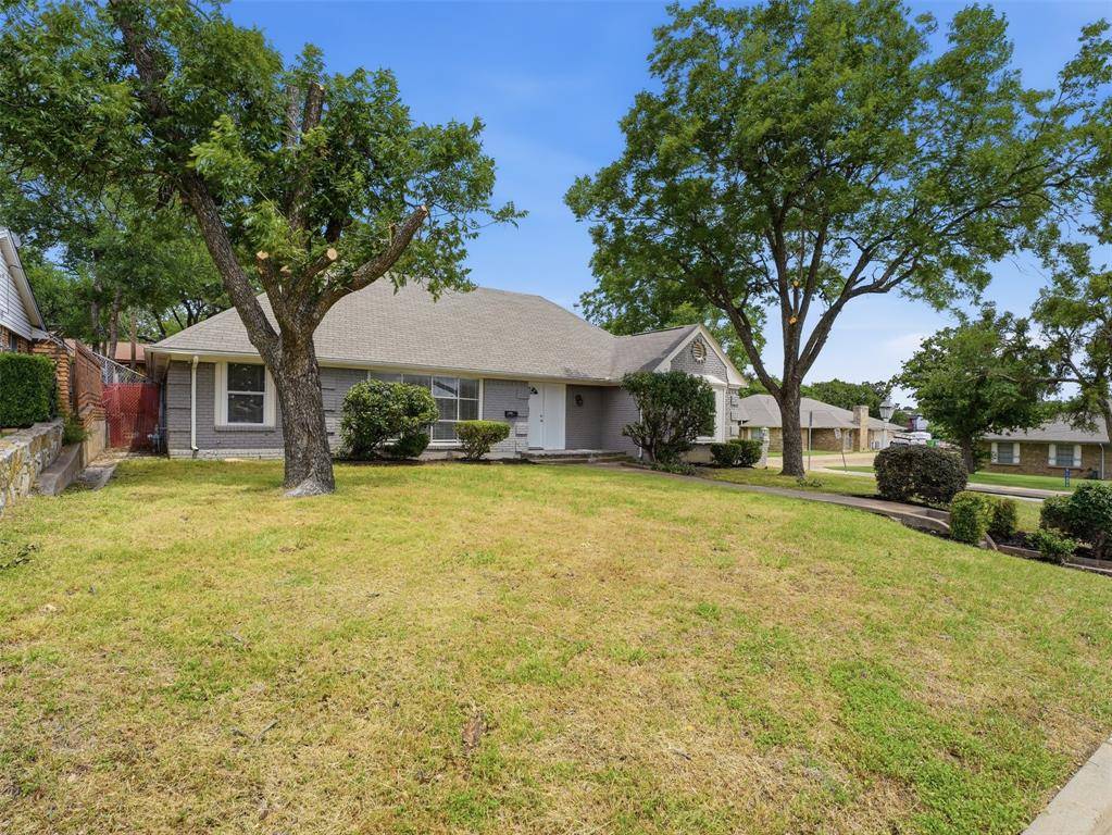 2121 Canton Drive, Fort Worth, TX 76112