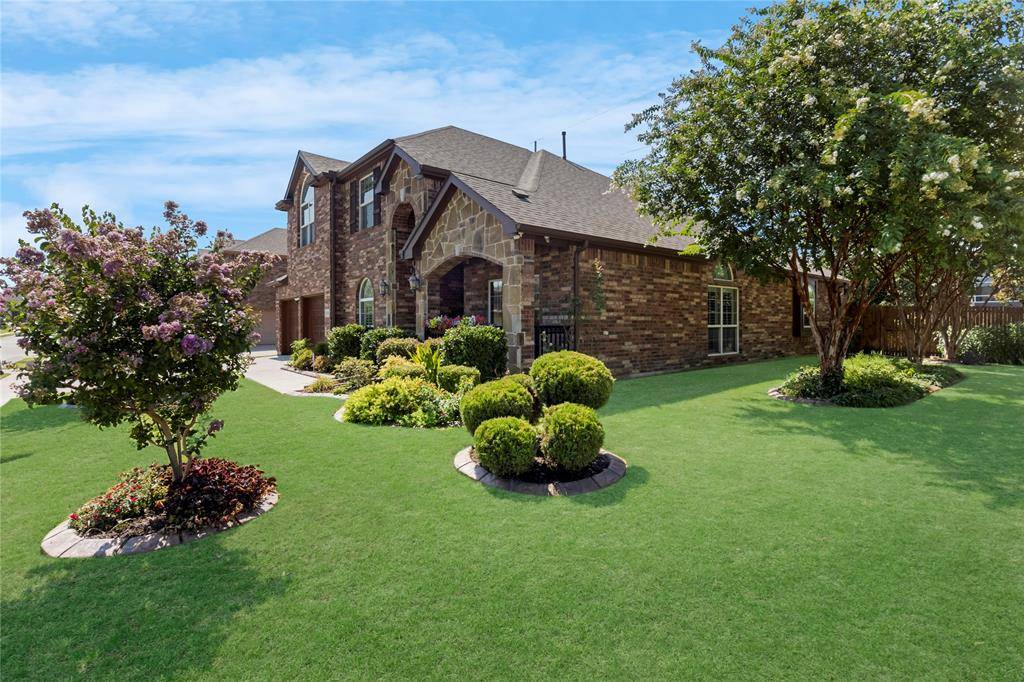 964 Wellington Drive, Lewisville, TX 75067