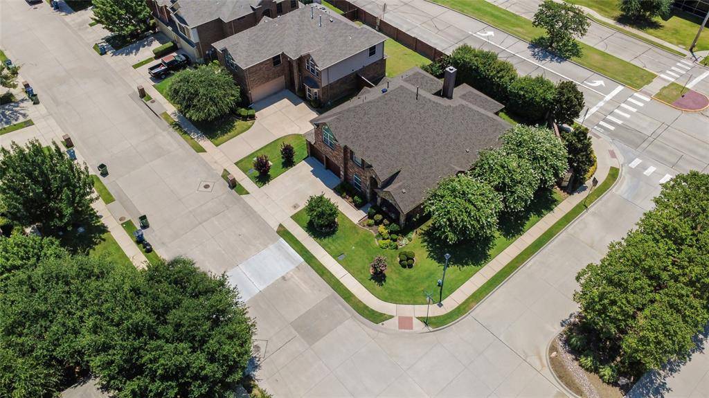 964 Wellington Drive, Lewisville, TX 75067
