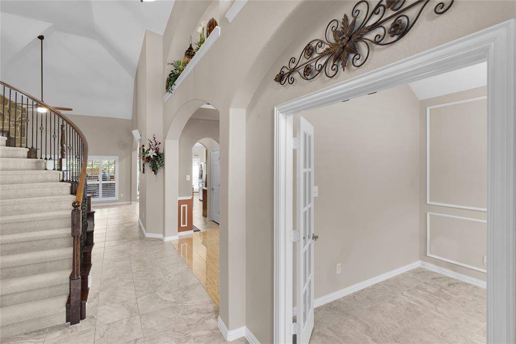 964 Wellington Drive, Lewisville, TX 75067