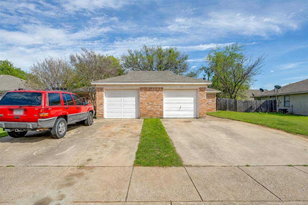 1025 Irene Street, Burleson, TX 76028