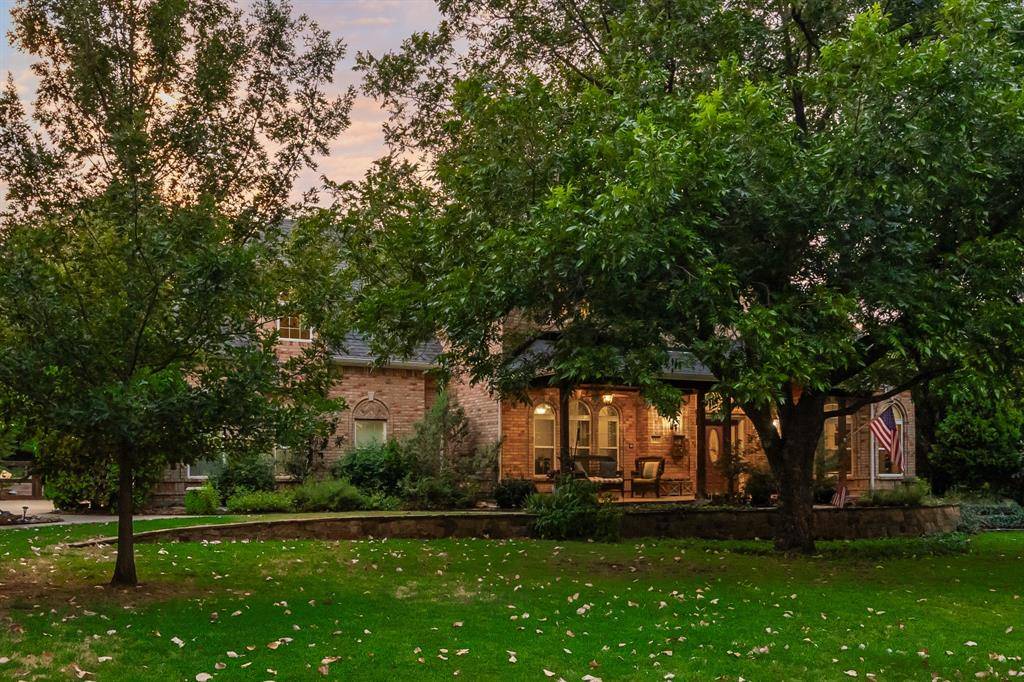 810 Cross Timbers Drive, Double Oak, TX 75077