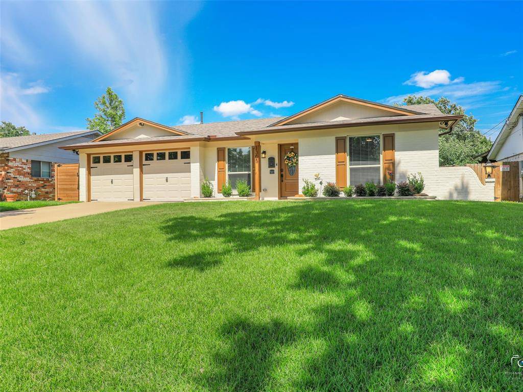 1305 Willowbrook Street, Arlington, TX 76011