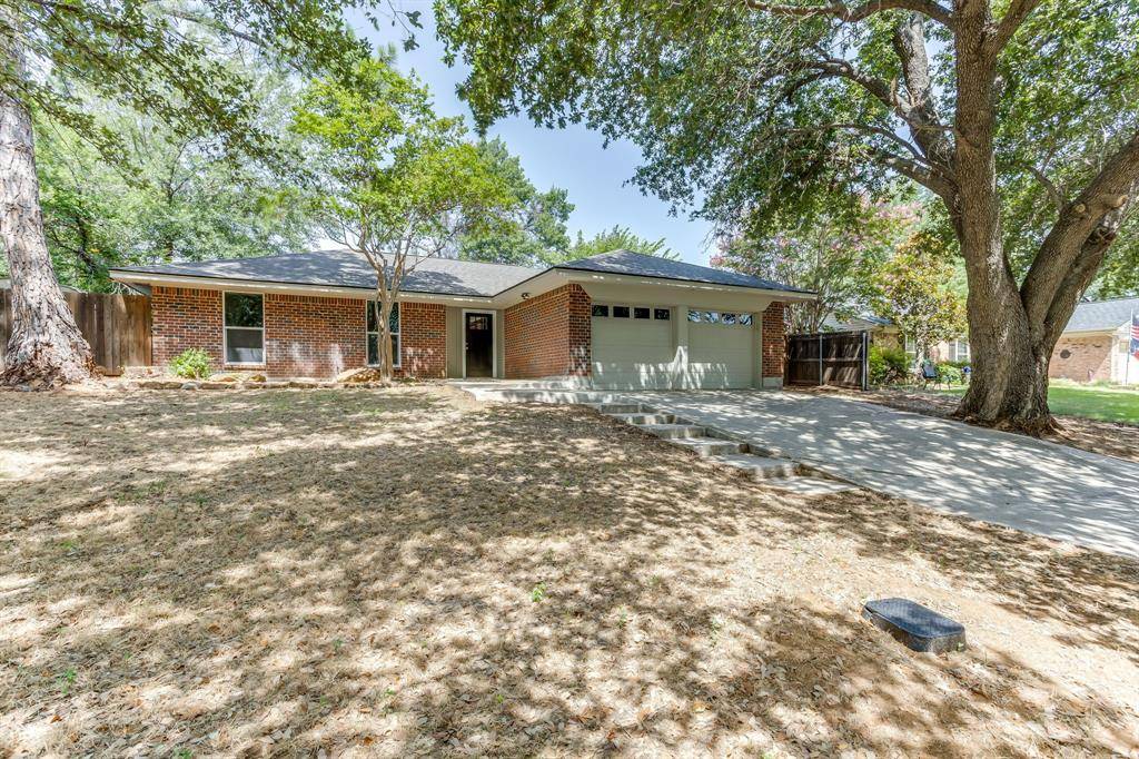 2709 Springbrooke Drive, Hurst, TX 76054