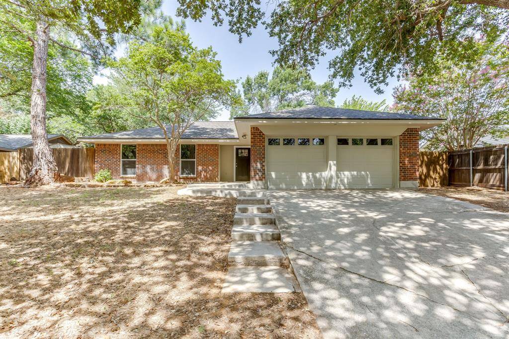 2709 Springbrooke Drive, Hurst, TX 76054