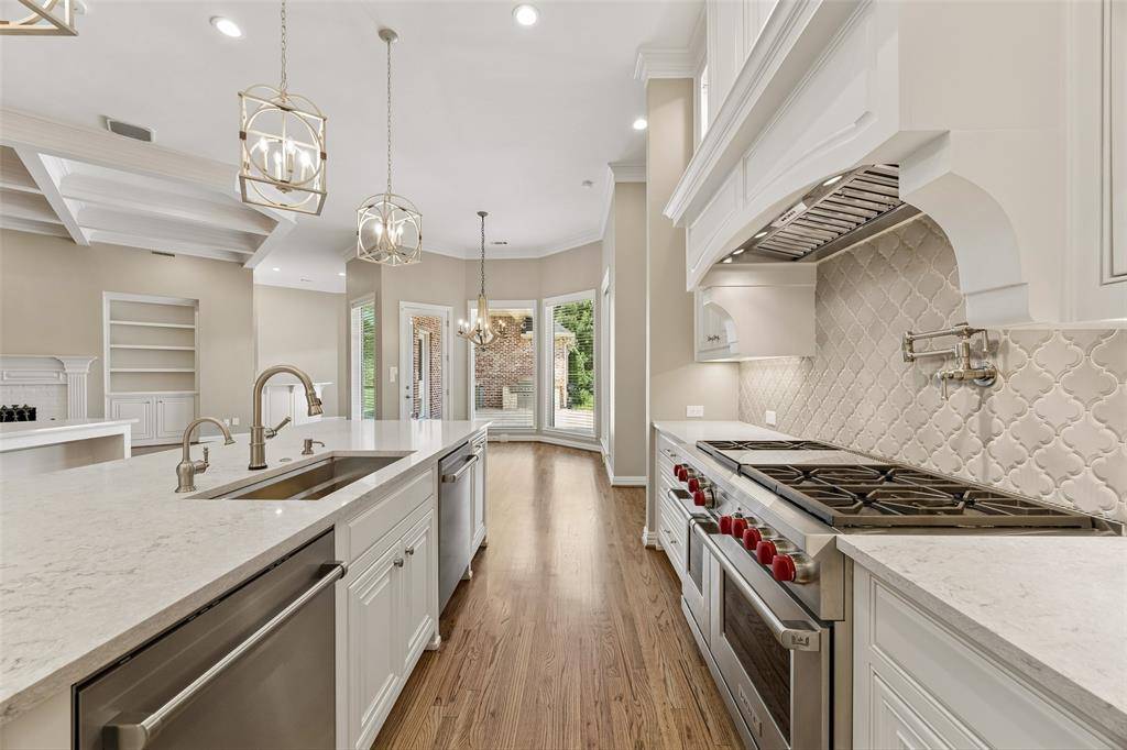 17508 Oak Mount Place, Dallas, TX 75287