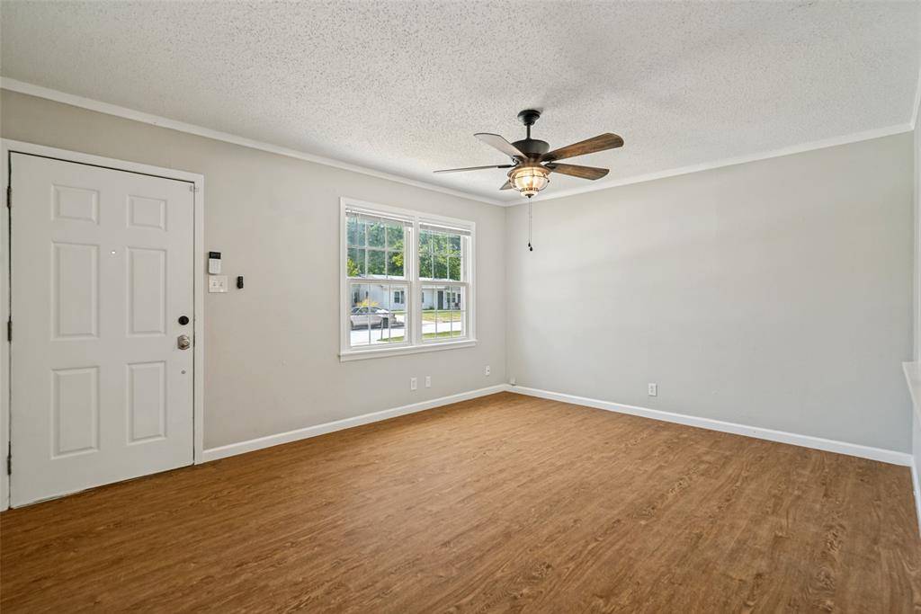 346 Lorna Street, Burleson, TX 76028
