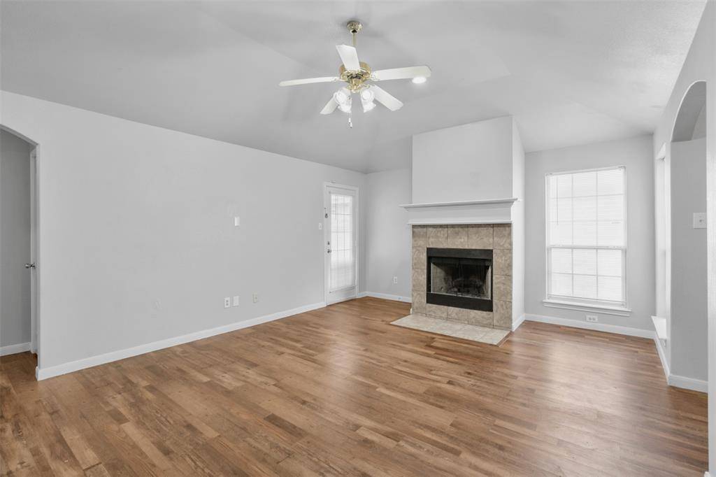 9212 Coral Lane, Fort Worth, TX 76140