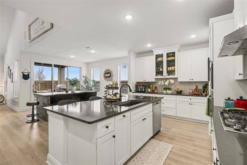 4204 Hacienda Parkway, Joshua, TX 76058