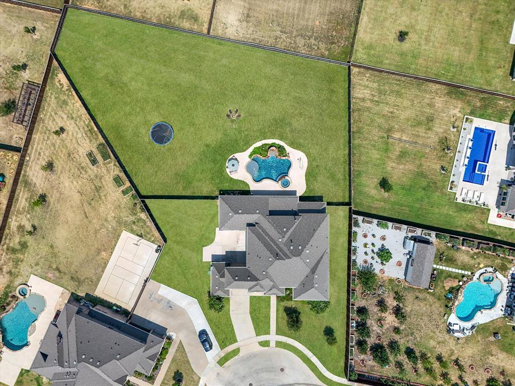508 Tennington Lane, Shady Shores, TX 76208