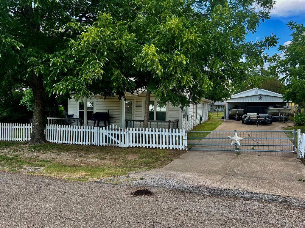 169 Glenn Street, Bluff Dale, TX 76433