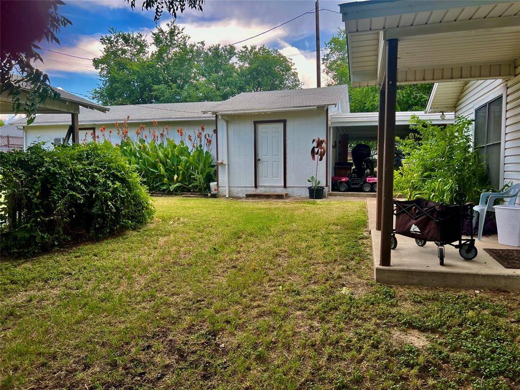 169 Glenn Street, Bluff Dale, TX 76433