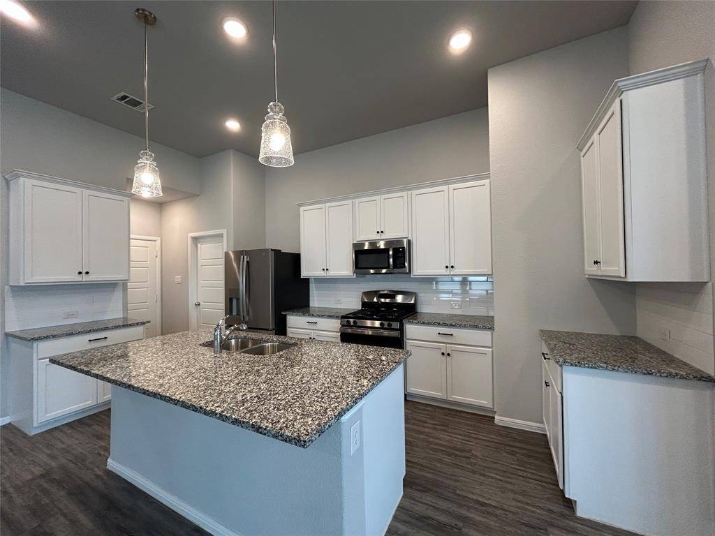 8941 Lantana Meadow Drive, Fort Worth, TX 76131