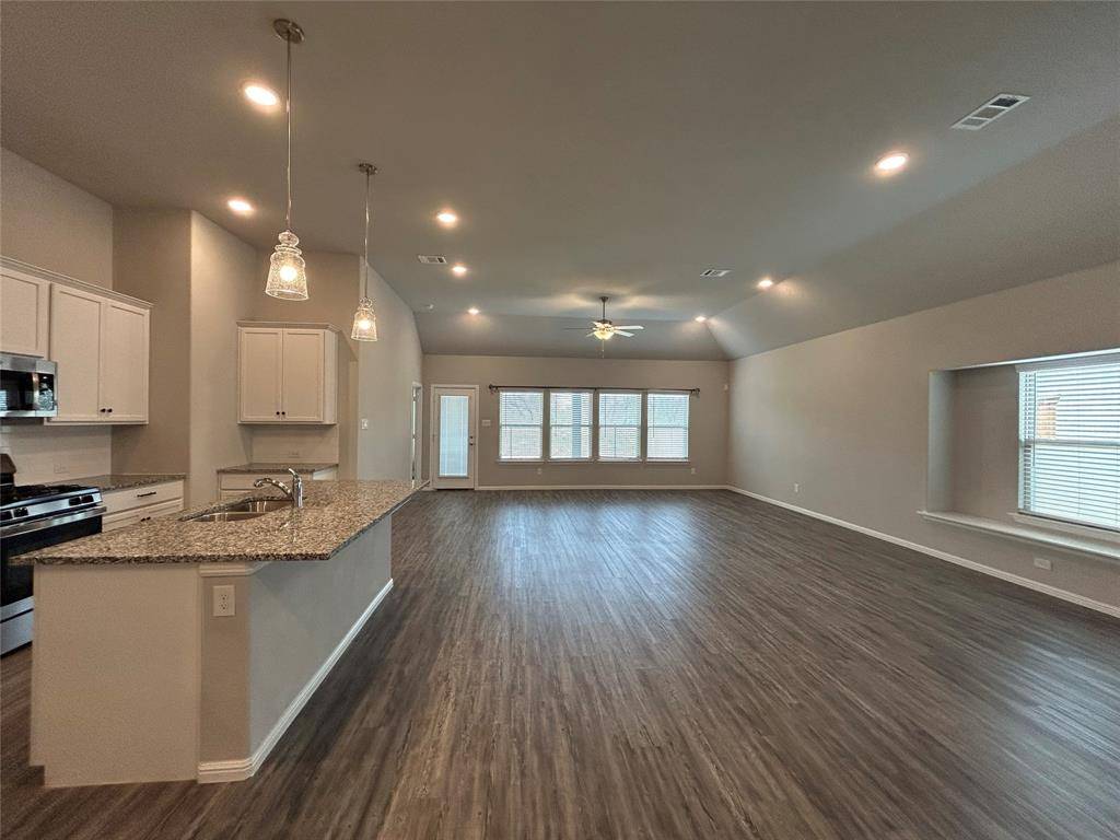 8941 Lantana Meadow Drive, Fort Worth, TX 76131