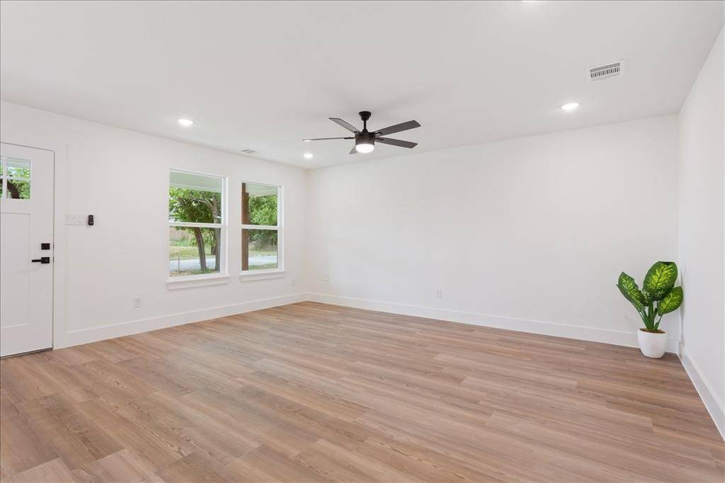 212 W Madison Street, Hillsboro, TX 76645