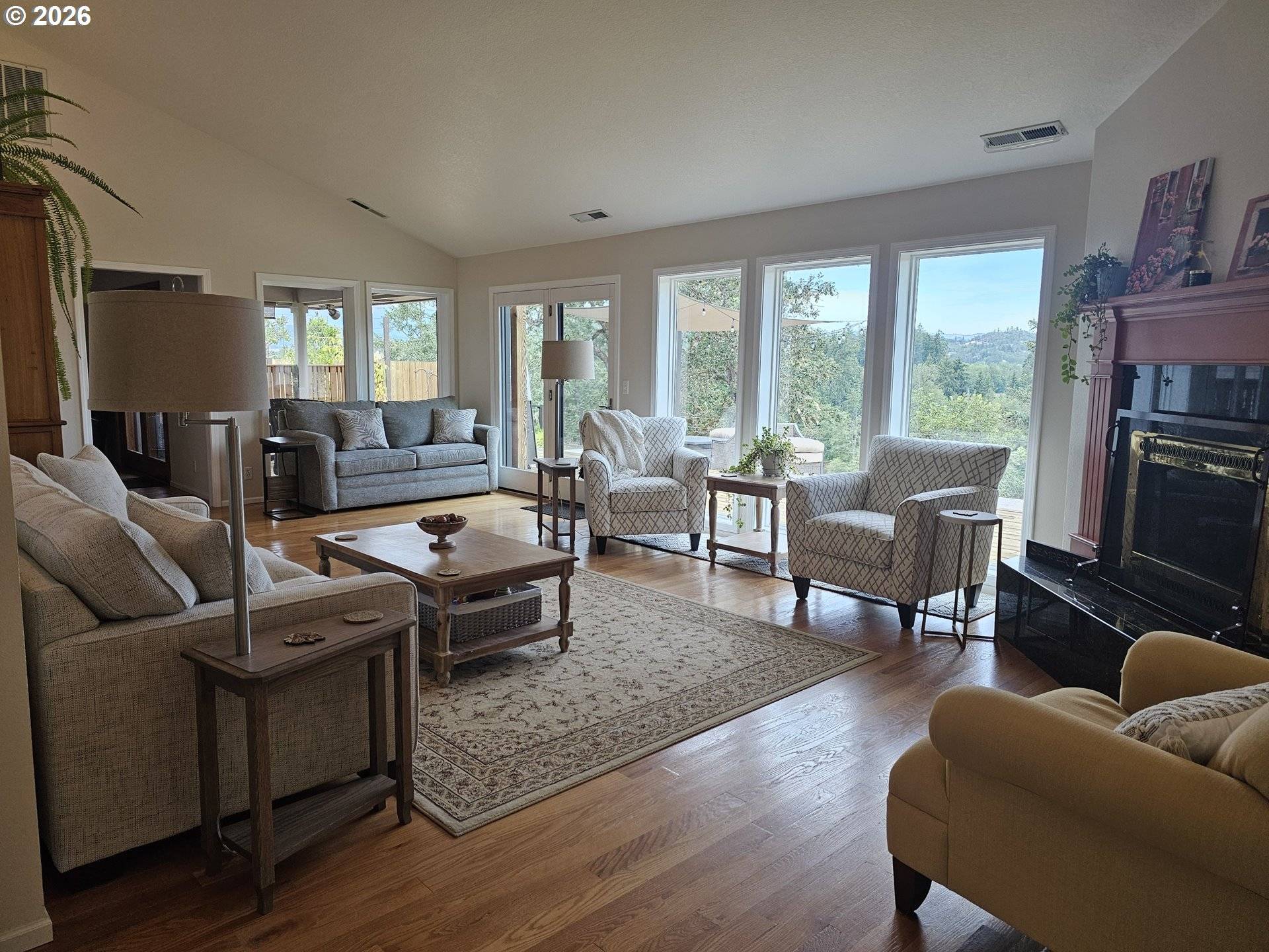 365 BIRDIE LN, Roseburg, OR 97471
