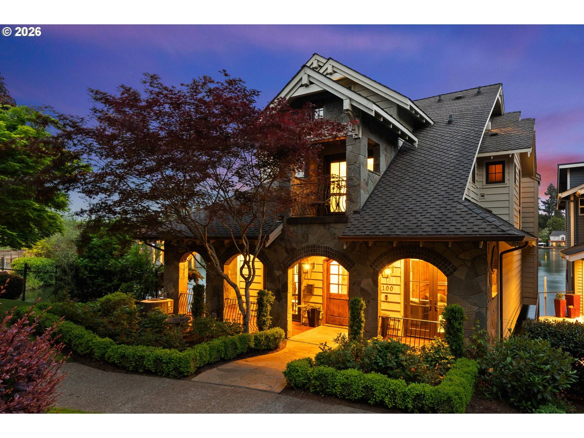 100 3RD ST, Lake Oswego, OR 97034