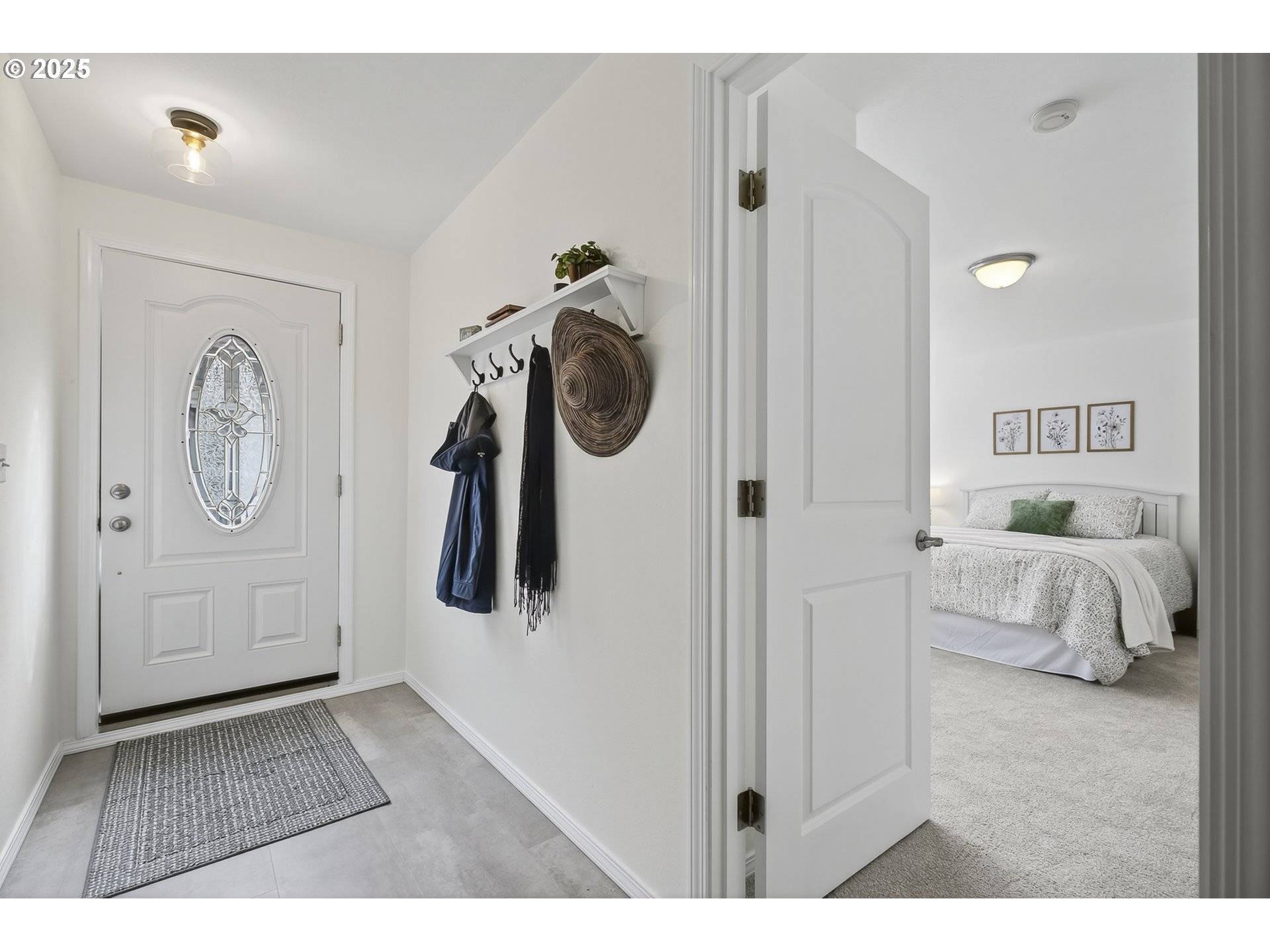 11630 N Island Cove LN, Portland, OR 97217