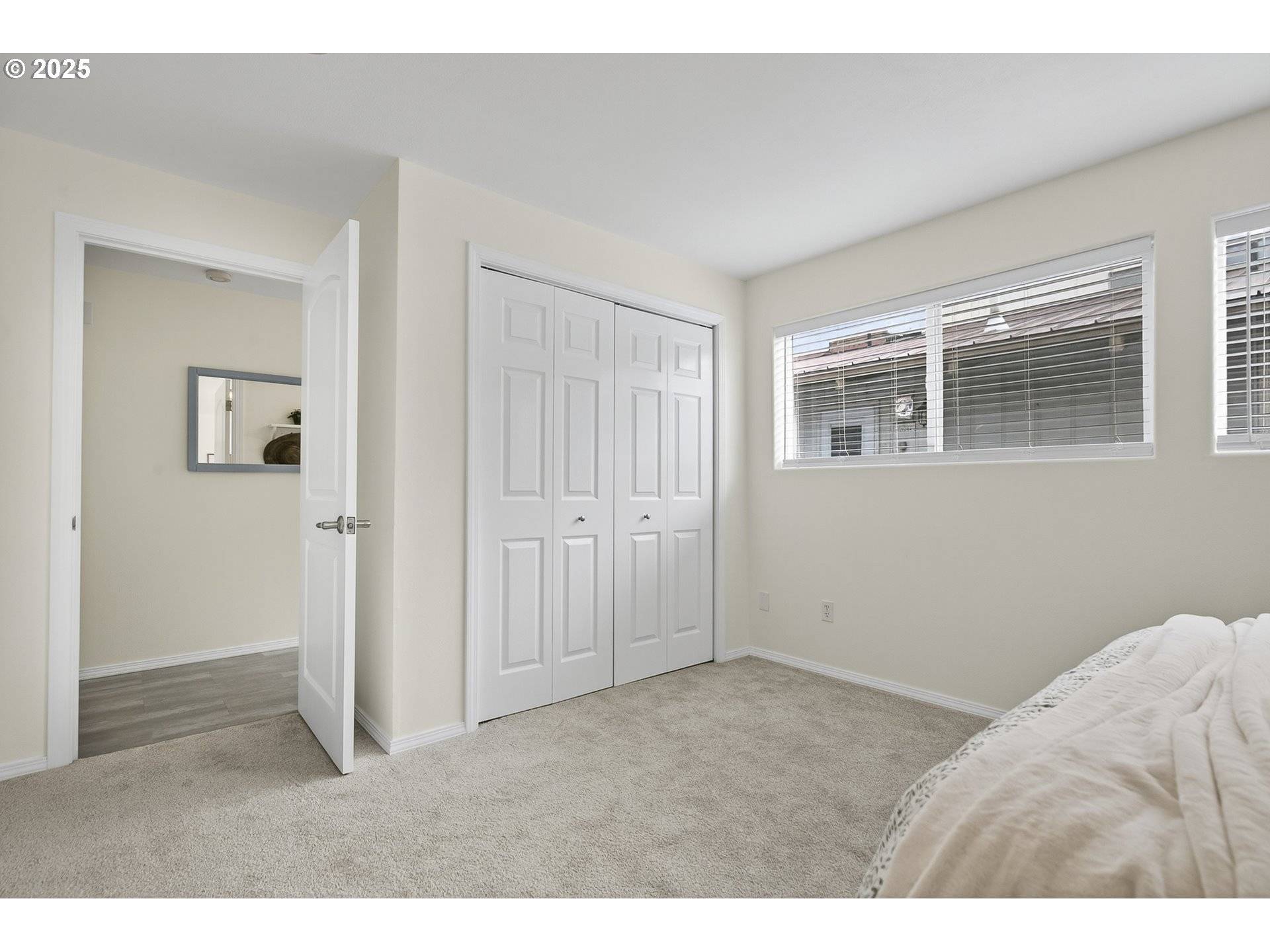 11630 N Island Cove LN, Portland, OR 97217