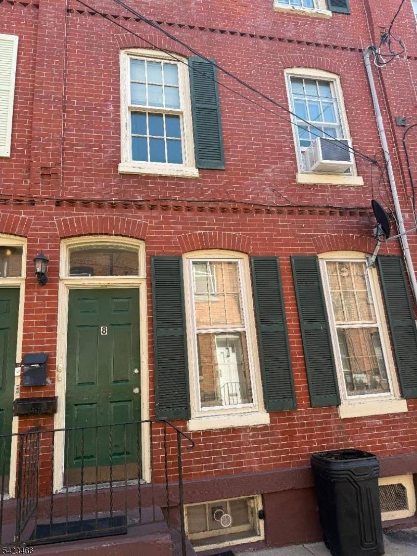 8 Peace St, Trenton City, NJ 08608