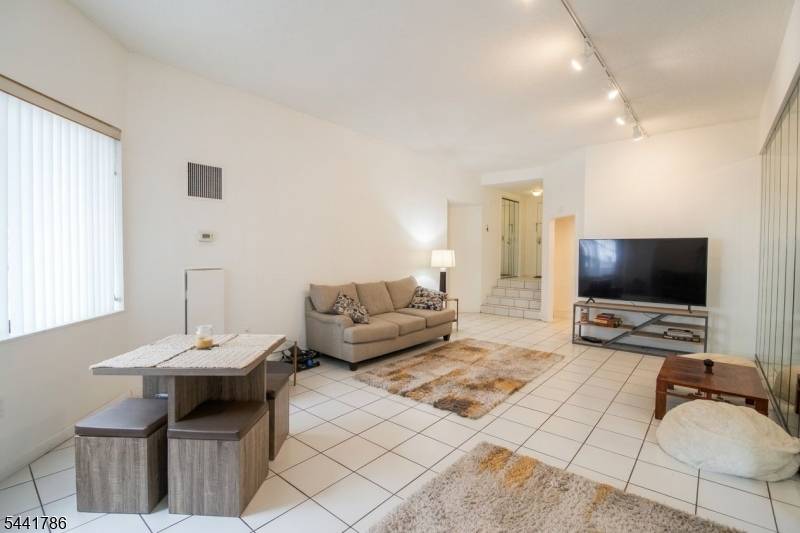 108 Harmon Cove Tower, Secaucus Town, NJ 07094