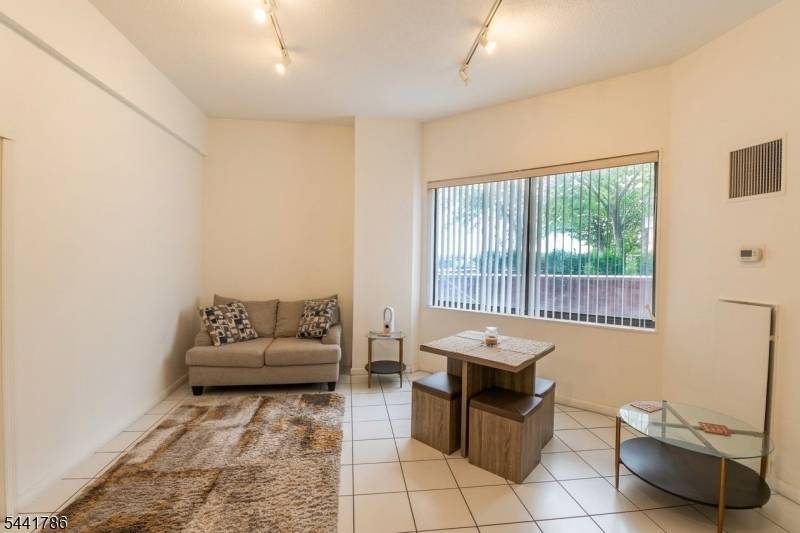 108 Harmon Cove Tower, Secaucus Town, NJ 07094