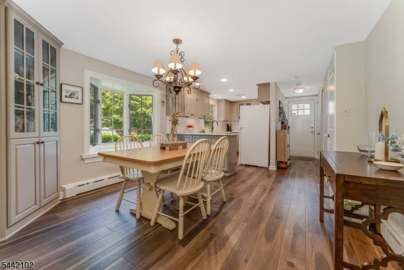 244 Hillcrest Dr, Milford Boro, NJ 08848