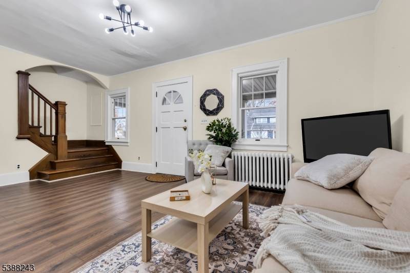 906 Dewitt St, Linden City, NJ 07036