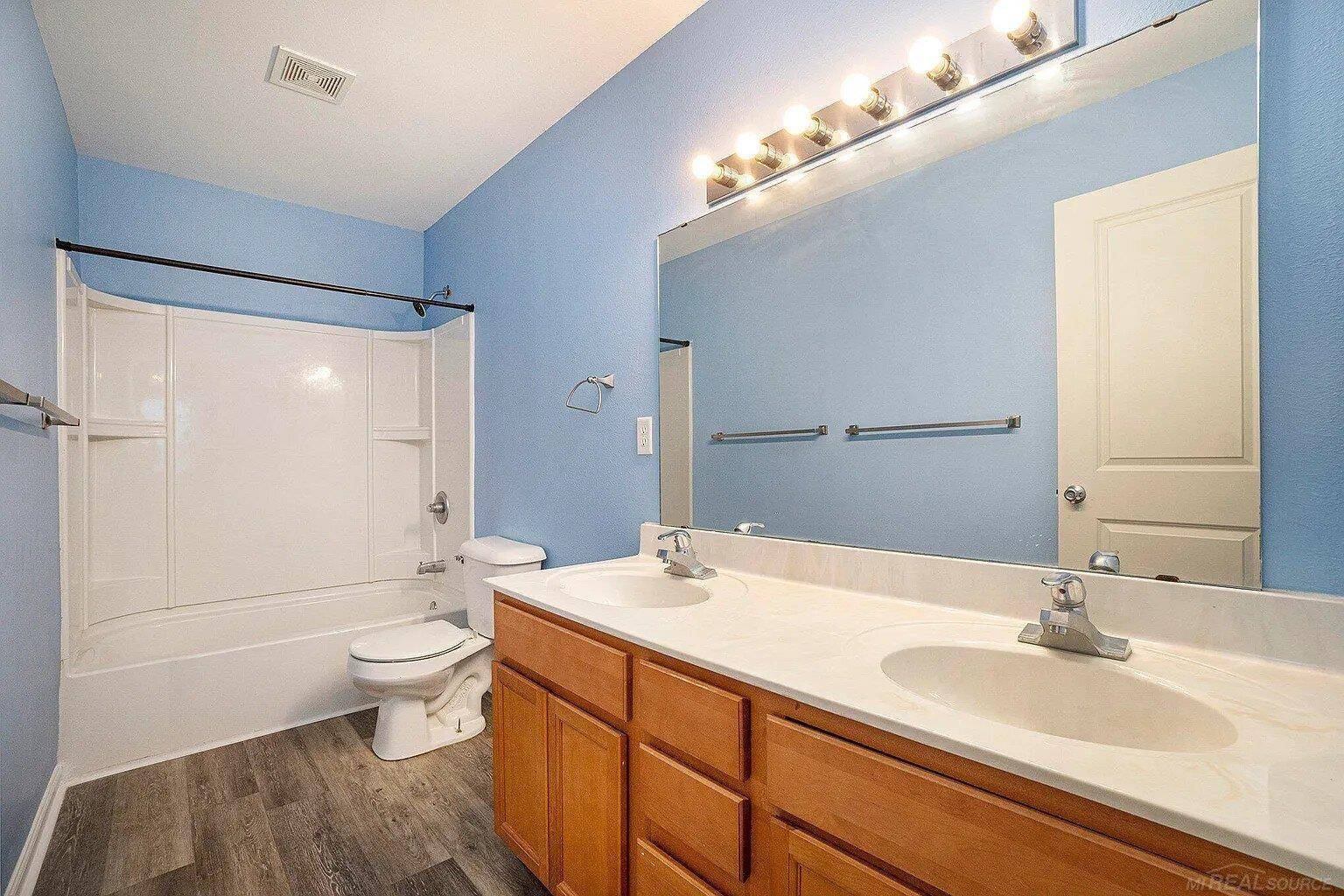 6231 Stable Glen CT, Texas Twp, MI 49009