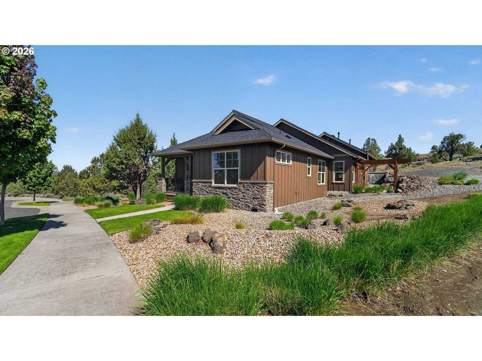 1202 SE YARROW AVE, Madras, OR 97741