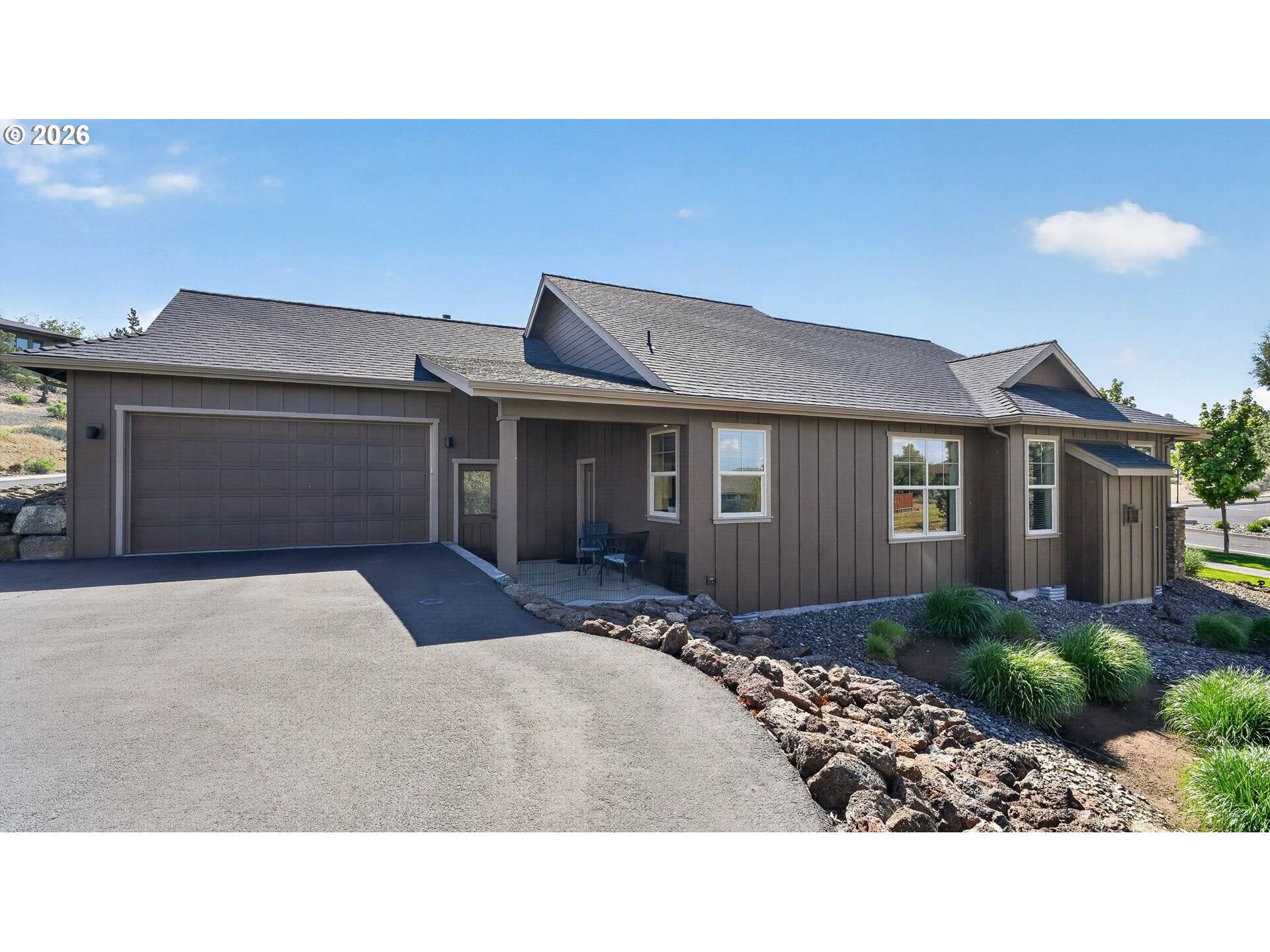 1202 SE YARROW AVE, Madras, OR 97741