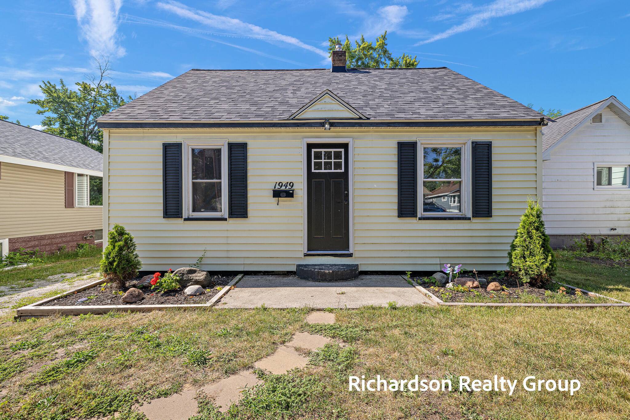 1949 Letart AVE, Muskegon City, MI 49441