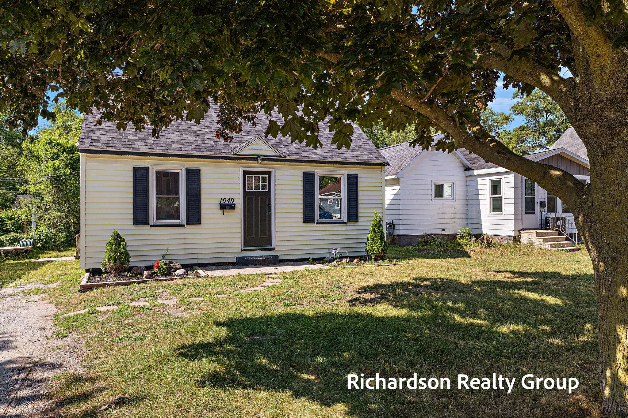 1949 Letart AVE, Muskegon City, MI 49441