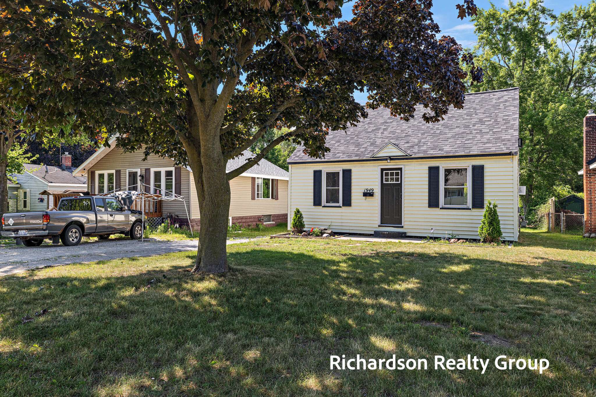 1949 Letart AVE, Muskegon City, MI 49441