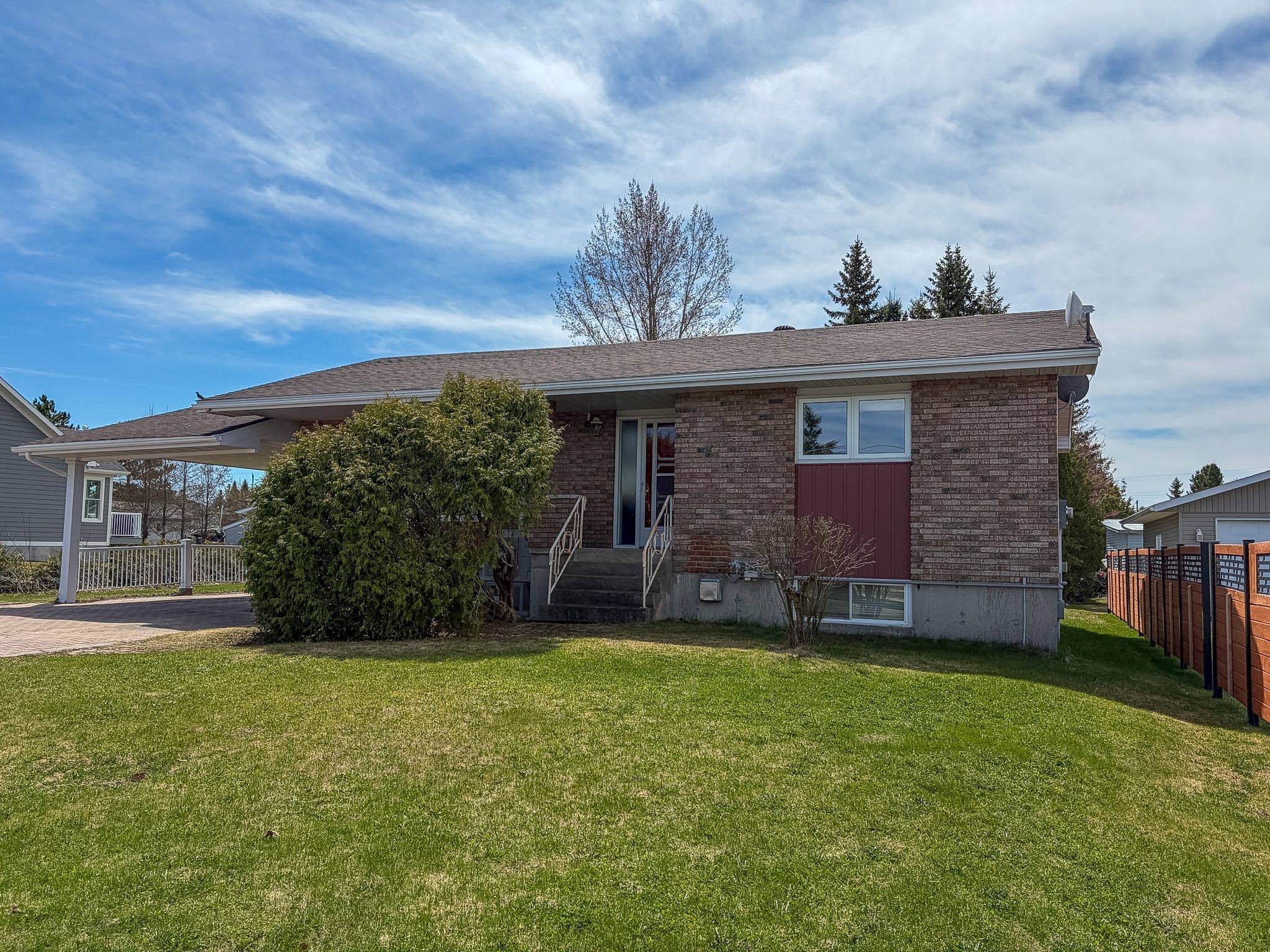 45 Twelfth ST E, Armstrong, ON P0J 1E0