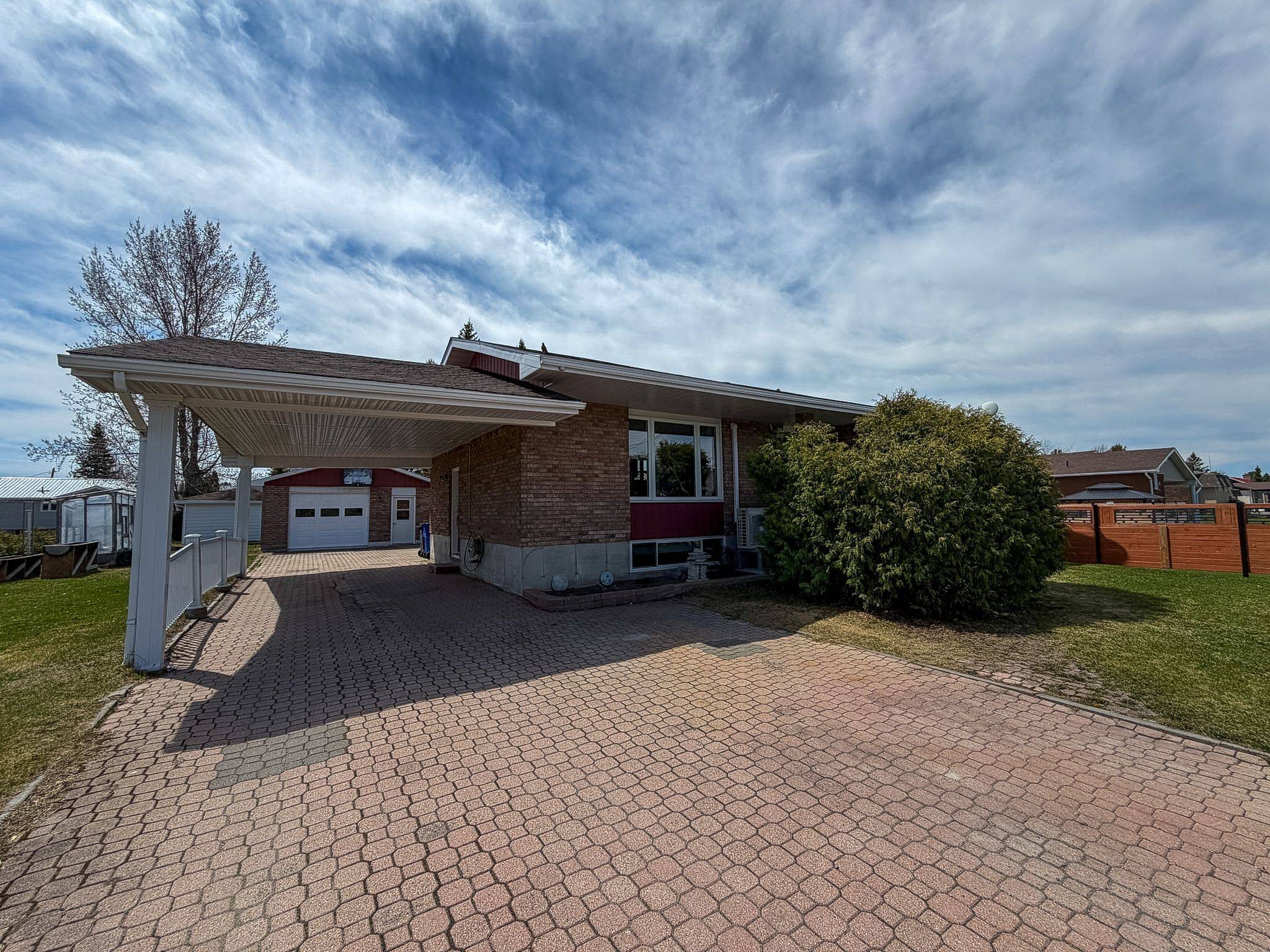 45 Twelfth ST E, Armstrong, ON P0J 1E0