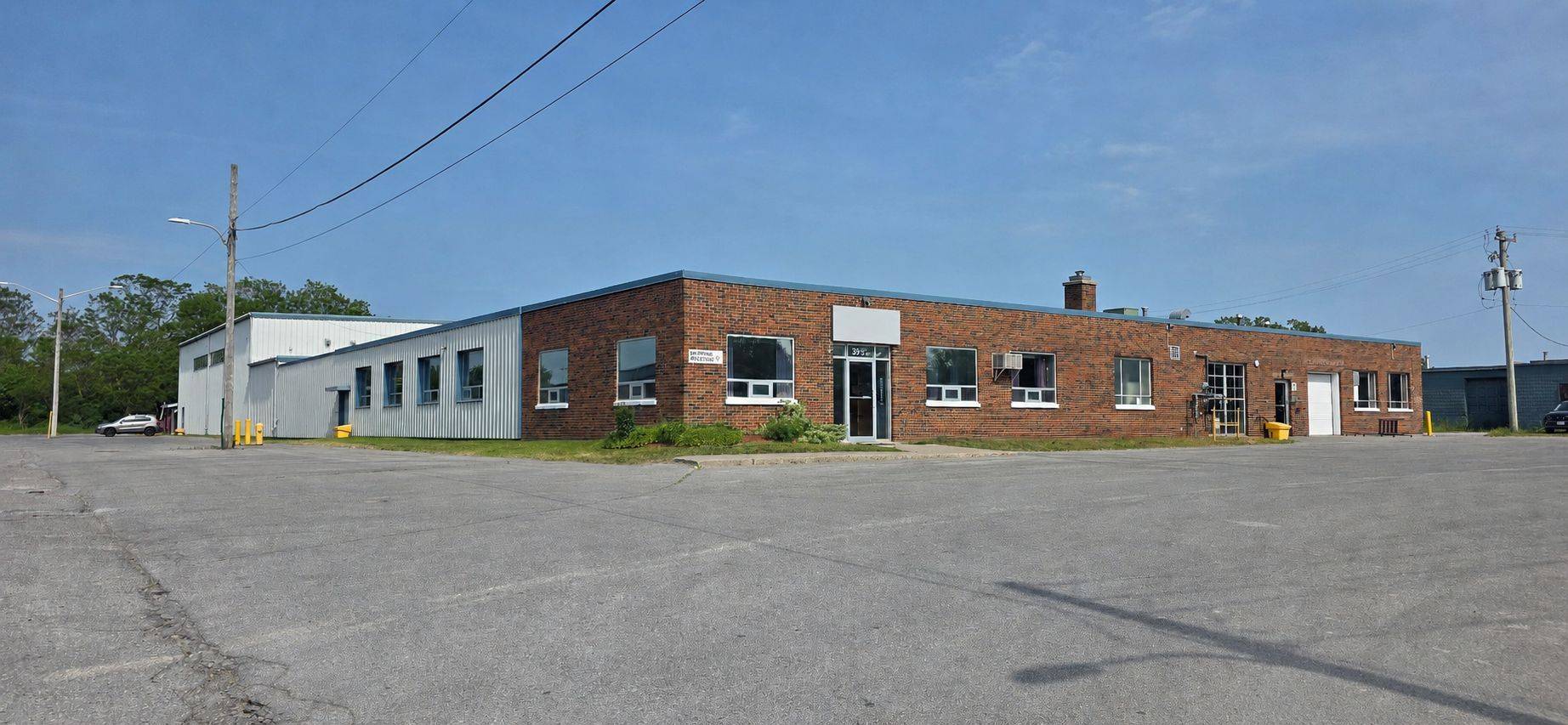 39 Davis ST E, Quinte West, ON K8V 4K8