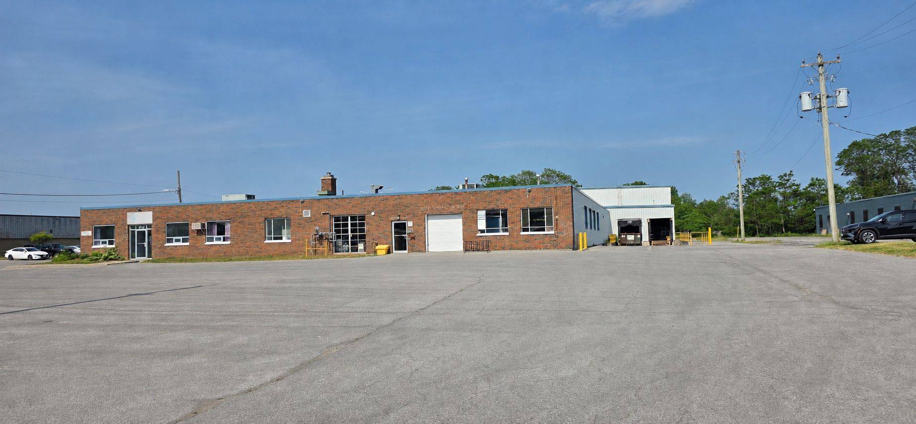 39 Davis ST E, Quinte West, ON K8V 4K8