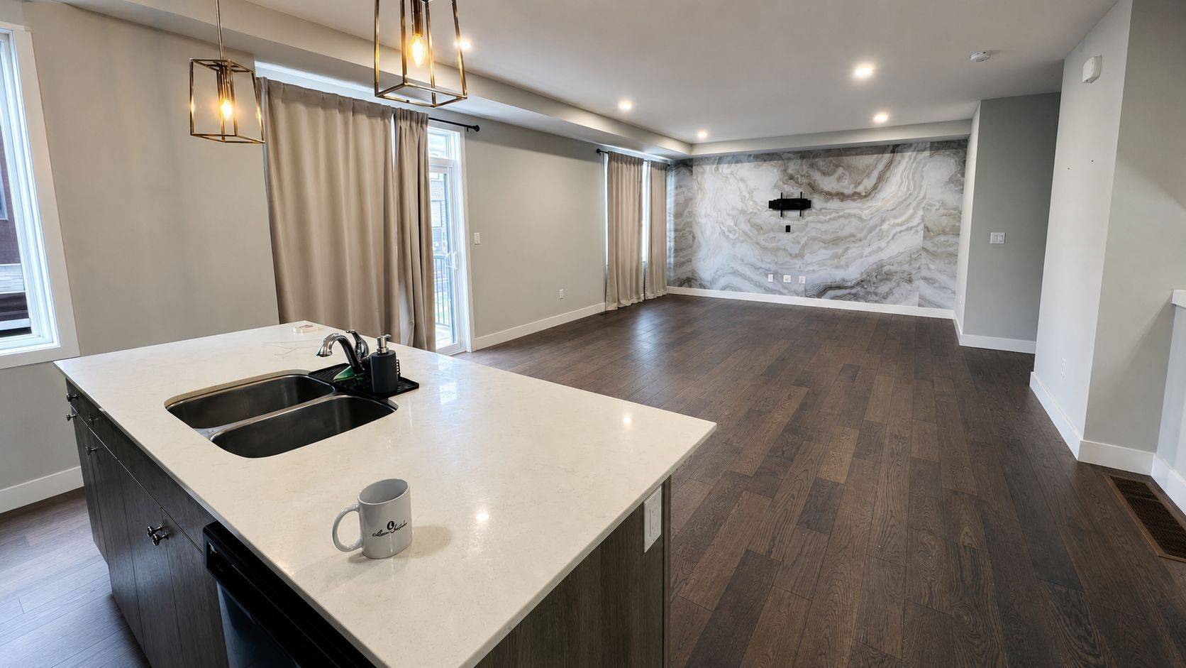 177 Edgevalley RD #11, London East, ON N5V 0C5
