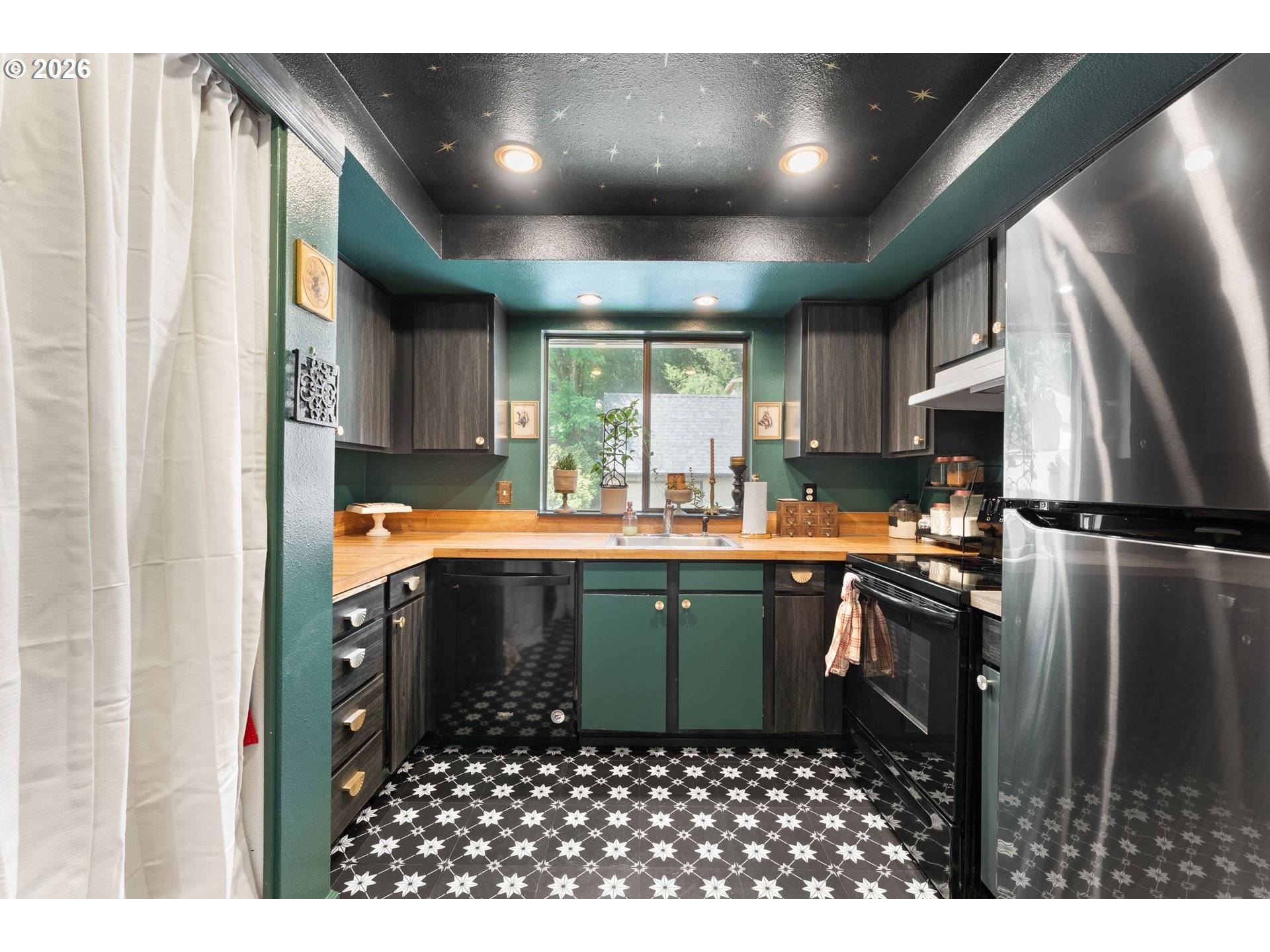 2812 TREE TOP LN, West Linn, OR 97068