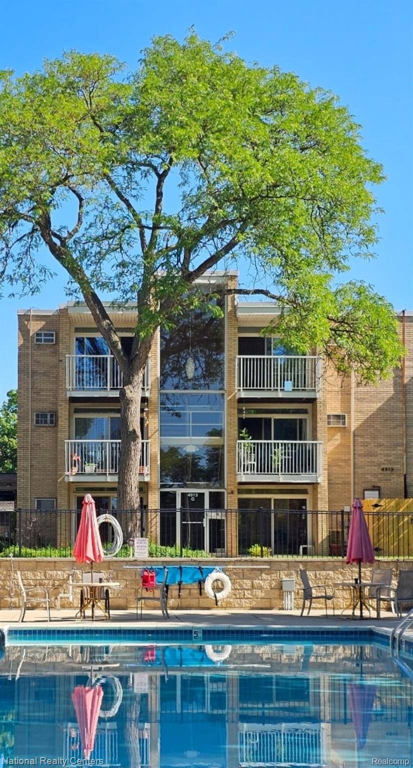 4913 Crooks Road #G5, Royal Oak, MI 48073