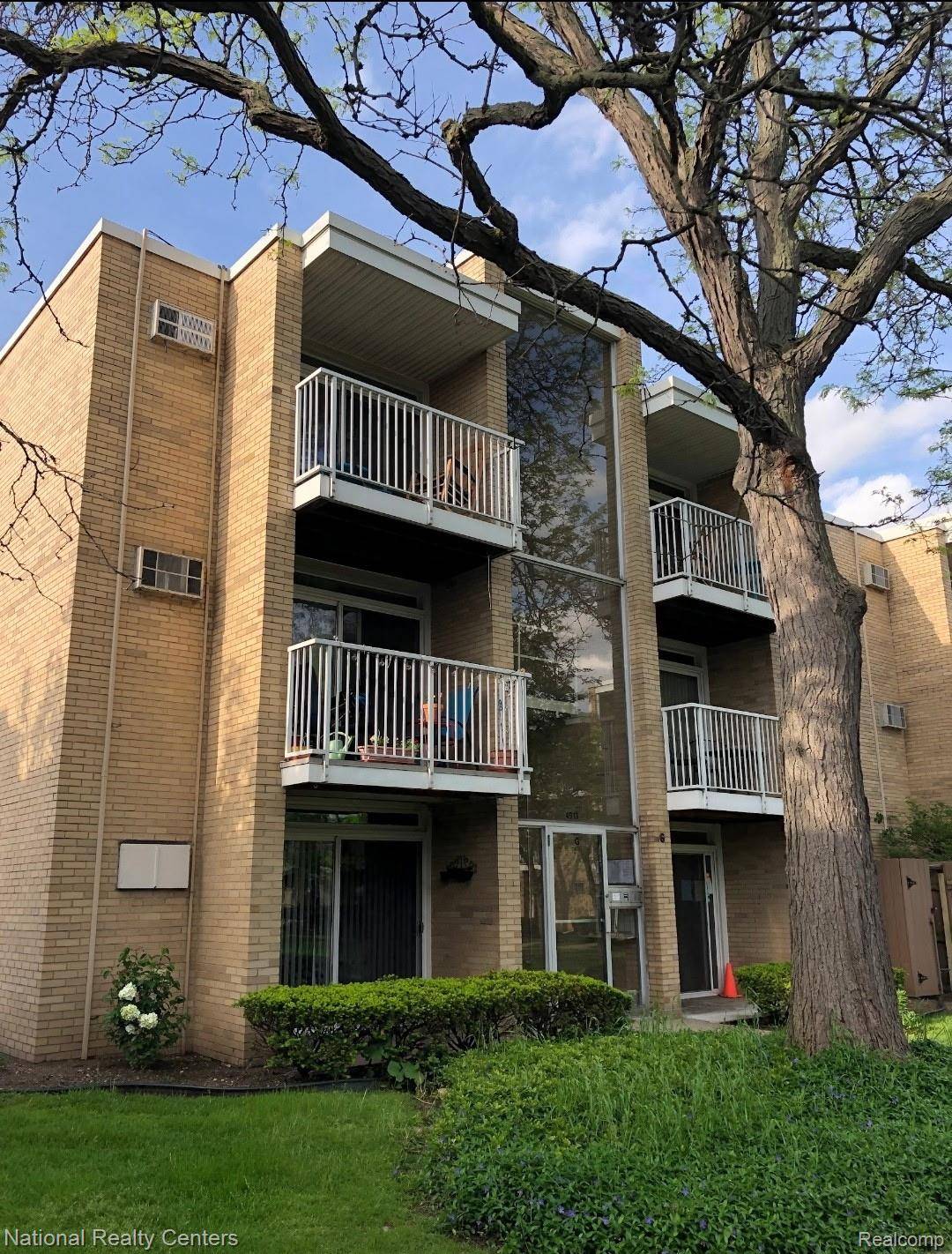 4913 Crooks Road #G5, Royal Oak, MI 48073