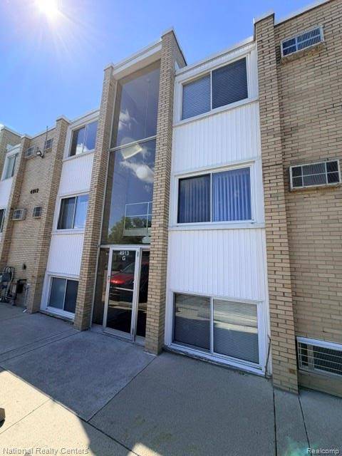 4913 Crooks Road #G5, Royal Oak, MI 48073
